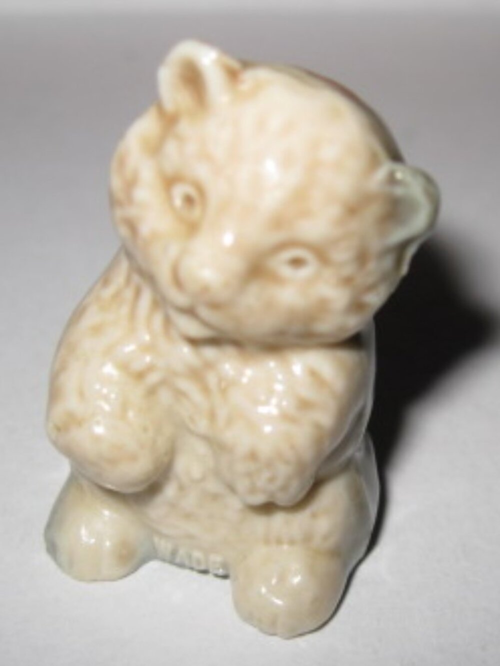 Cat / Kitten Wade Whimsie Animal Red Rose Tea Figure